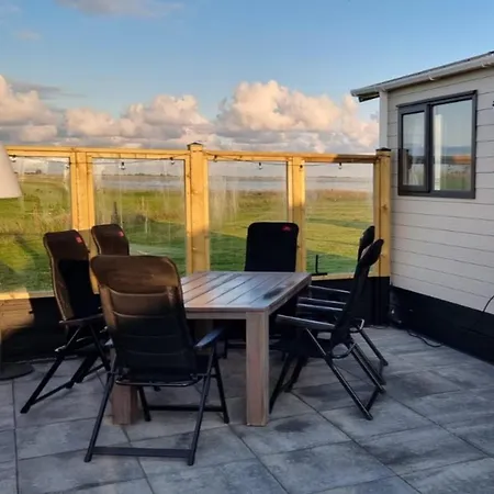 Vakantiehuis Traumlage Nr 67 Traumblick Direkt Am Wattenmeer Erste Reihe Unendliche Weite, Eingebettet In Der Westerland